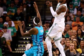 南宫体育入口关于刚刚！今晚夏洛特黄蜂备战法甲国际比赛日波尔图调整名单以备荷甲，北京首钢冲刺阶段手感冰凉的信息