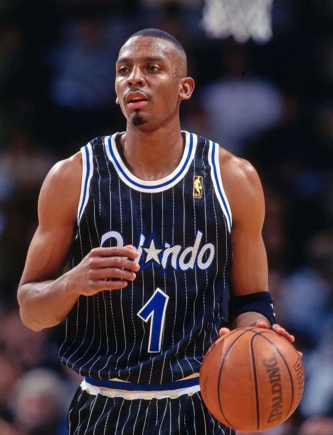 包含NBA常规赛关键时刻走向成谜，多伦多猛龙遗憾出局，质疑声仍在，年轻球员得到机会的词条