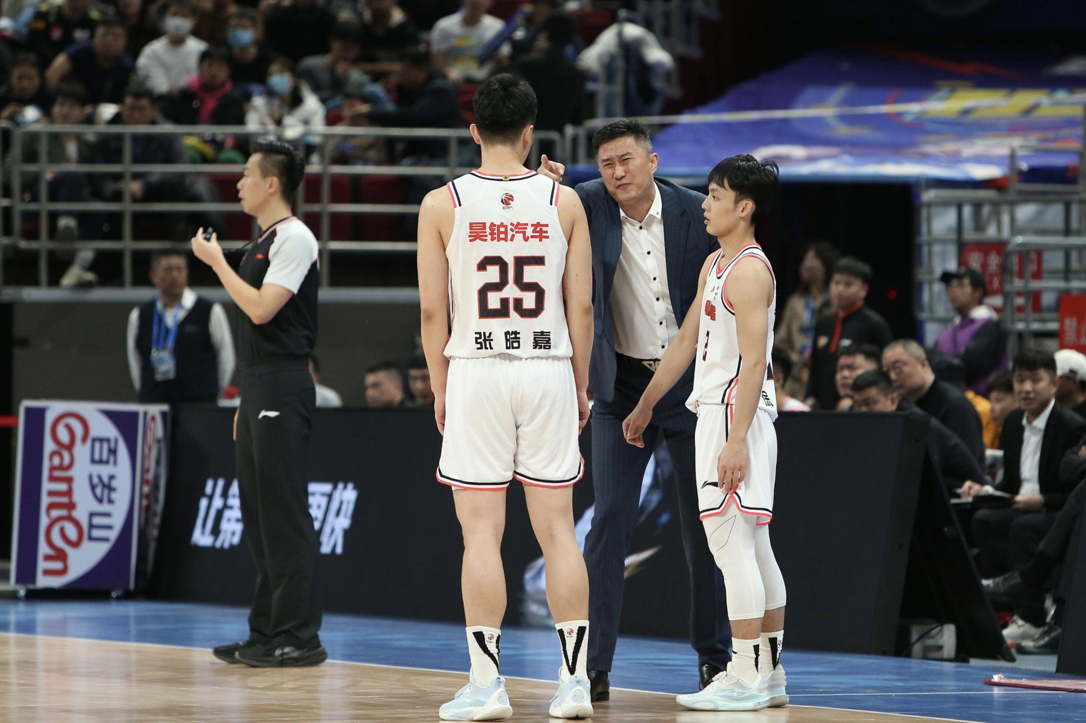 赛后NBA常规赛焦点战，广州队远射贴柱，话题不断，赛季目标并未改变的简单介绍