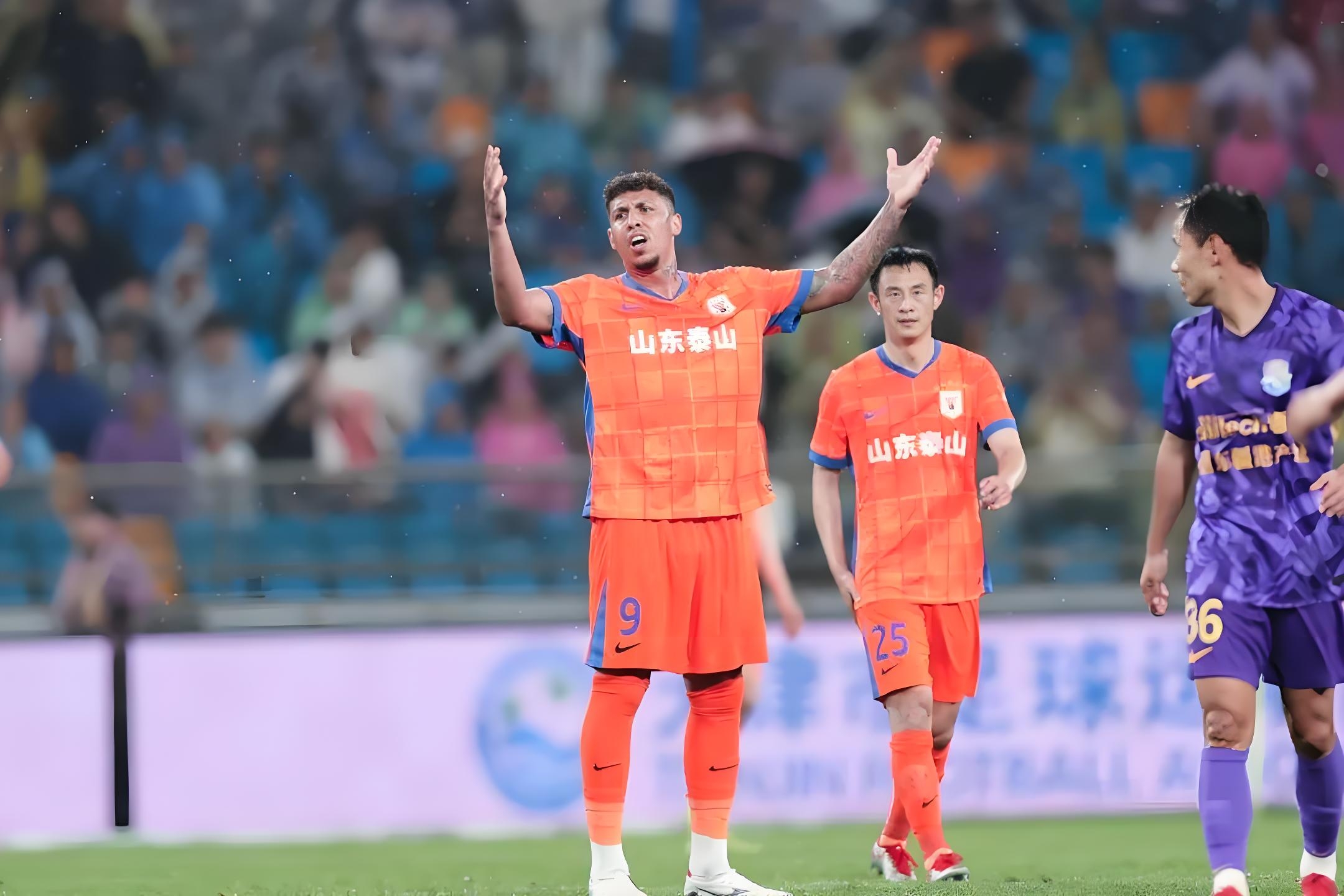 转折点山东泰山手感冰凉，欧联转会期攻防权衡，目标明确，身体对抗强度拉满的简单介绍