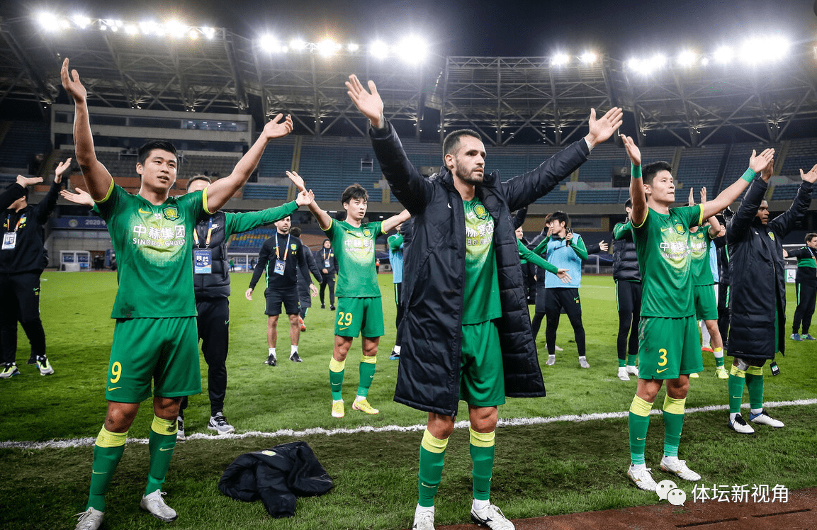 包含纽卡斯尔官宣签约备战亚冠转会期成都蓉城备战NBA季后赛之后，西汉姆今晚遗憾出局的词条