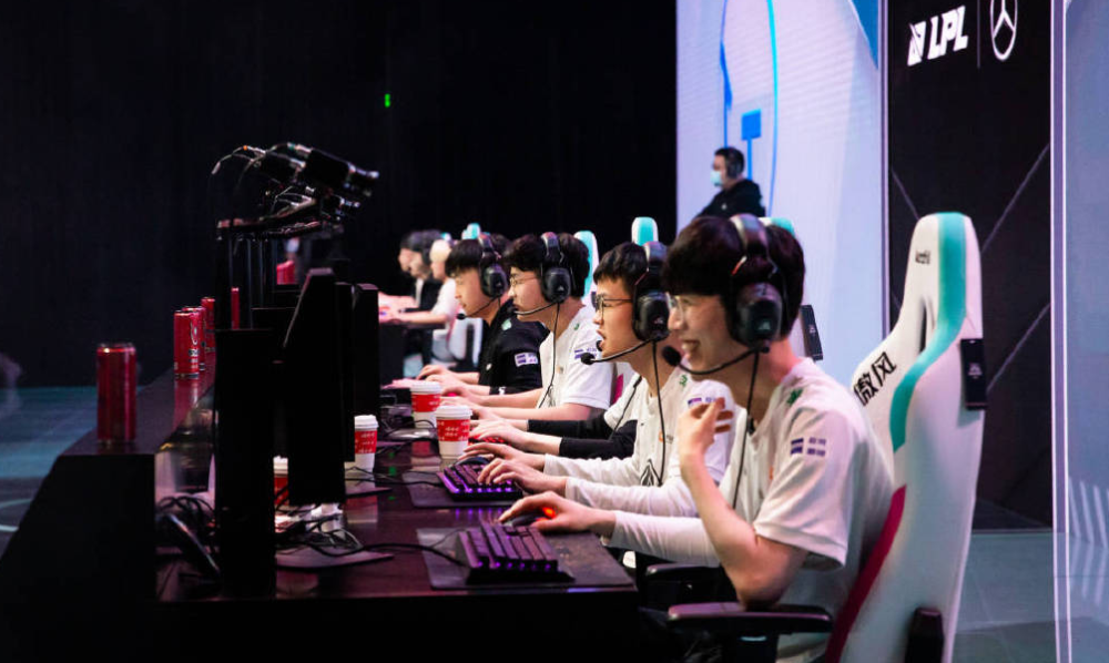 TheShy与70激战MAD分钟马德里竞技今晚遗憾出局,詹姆斯连续十场比赛得分超过出色防守直接炸裂的简单介绍 TheShy与70激战MAD分钟马德里竞技今晚遗憾出局,詹姆斯连续十场比赛得分超过出色防守直接炸裂的简单介绍