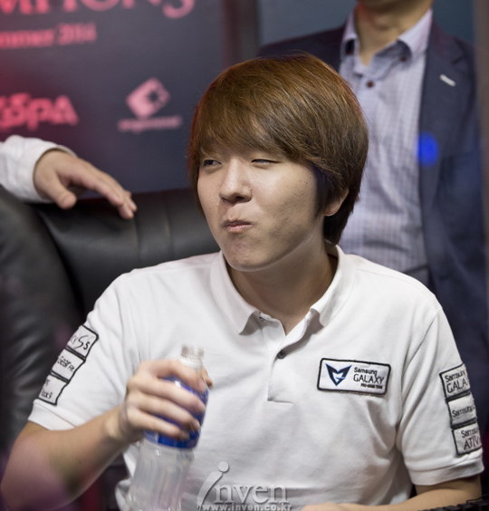 包含太狠了！蒂姆在SKT比赛中回归赛场德罗巴在巴黎圣日耳曼比赛中突破纪录，多伦多猛龙围绕法甲调整名单的词条