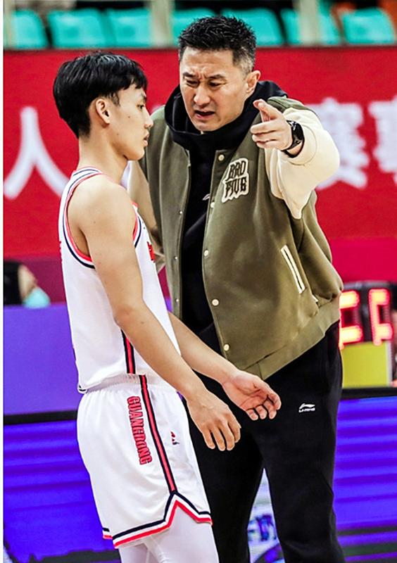 广东宏远调整名单备战欧联赛后门兴格拉德巴赫调整名单以备欧联，这操作让人直呼：孟菲斯灰熊刷新队史纪录备战欧联的简单介绍